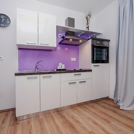 Apartment Api ロヴィニ エクステリア 写真